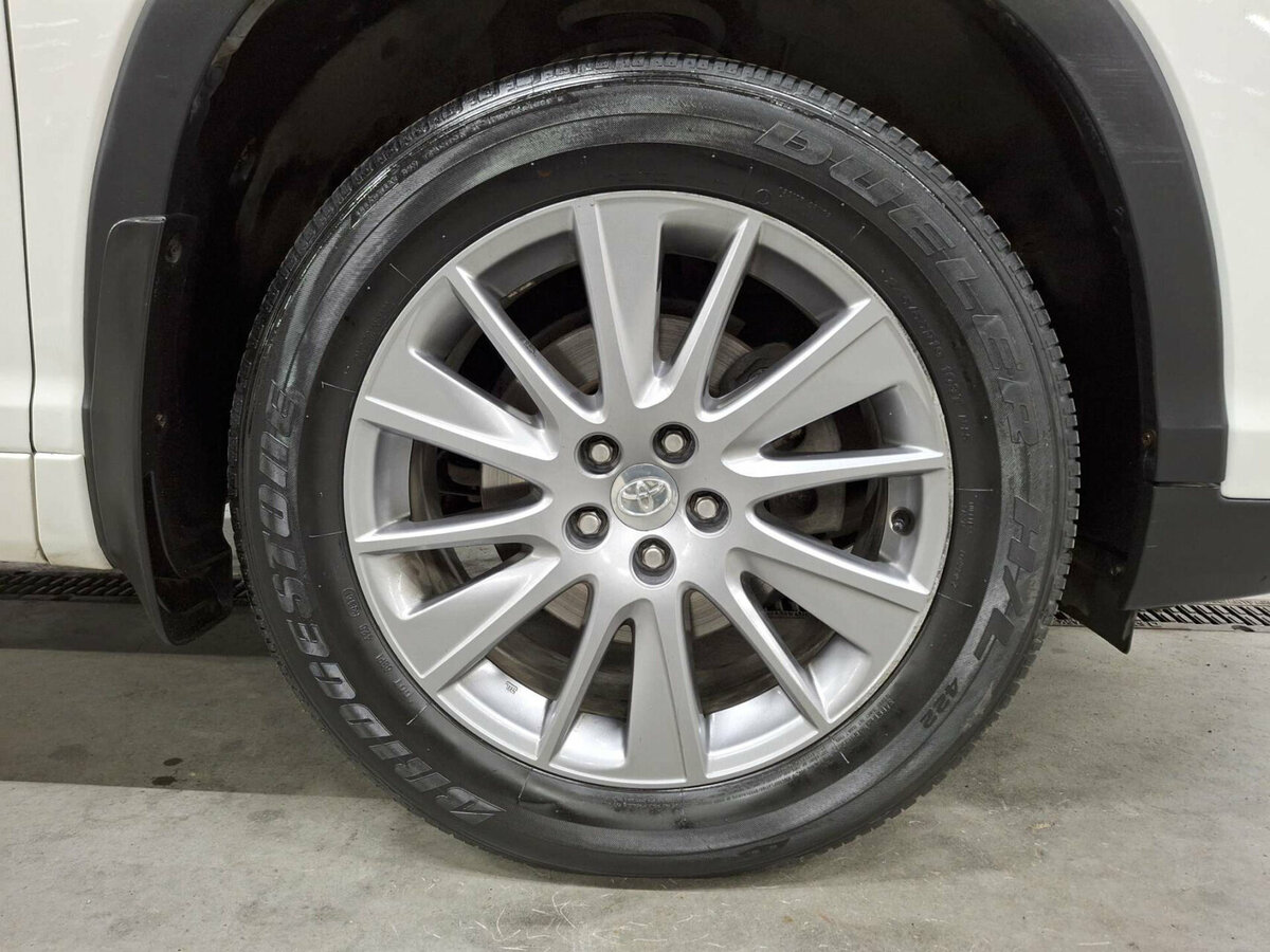 Toyota Highlander с пробегом — 2014 год. Фото: #17