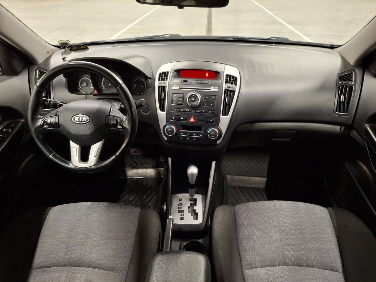 Kia Ceed с пробегом — 2011 год. Фото: #11