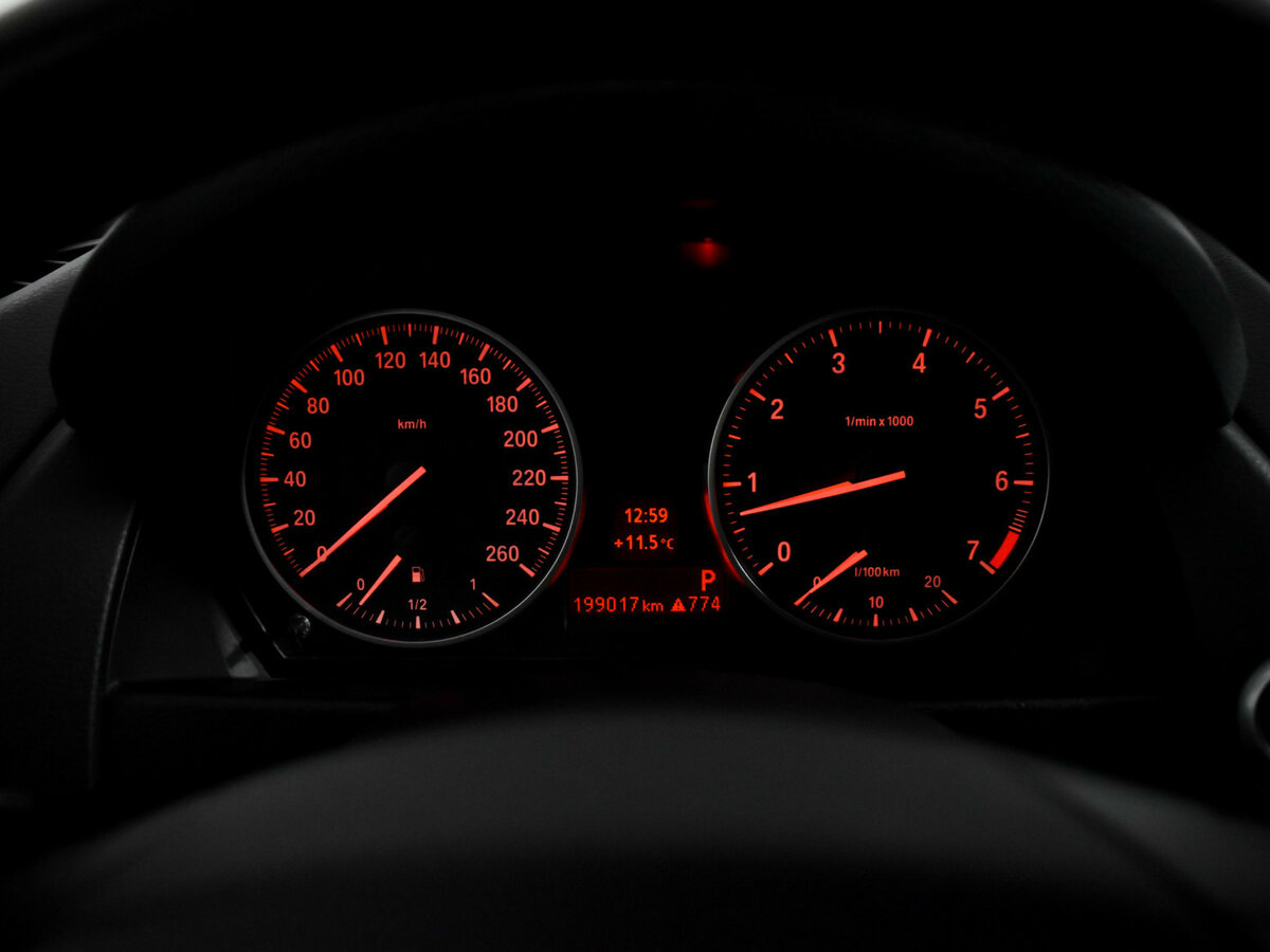 BMW X1 с пробегом — 2010 год. Фото: #17