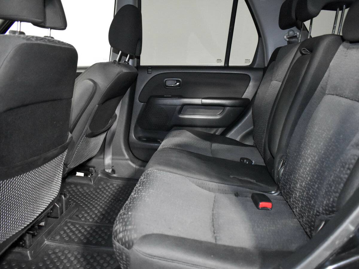 Honda CR-V с пробегом — 2005 год. Фото: #7