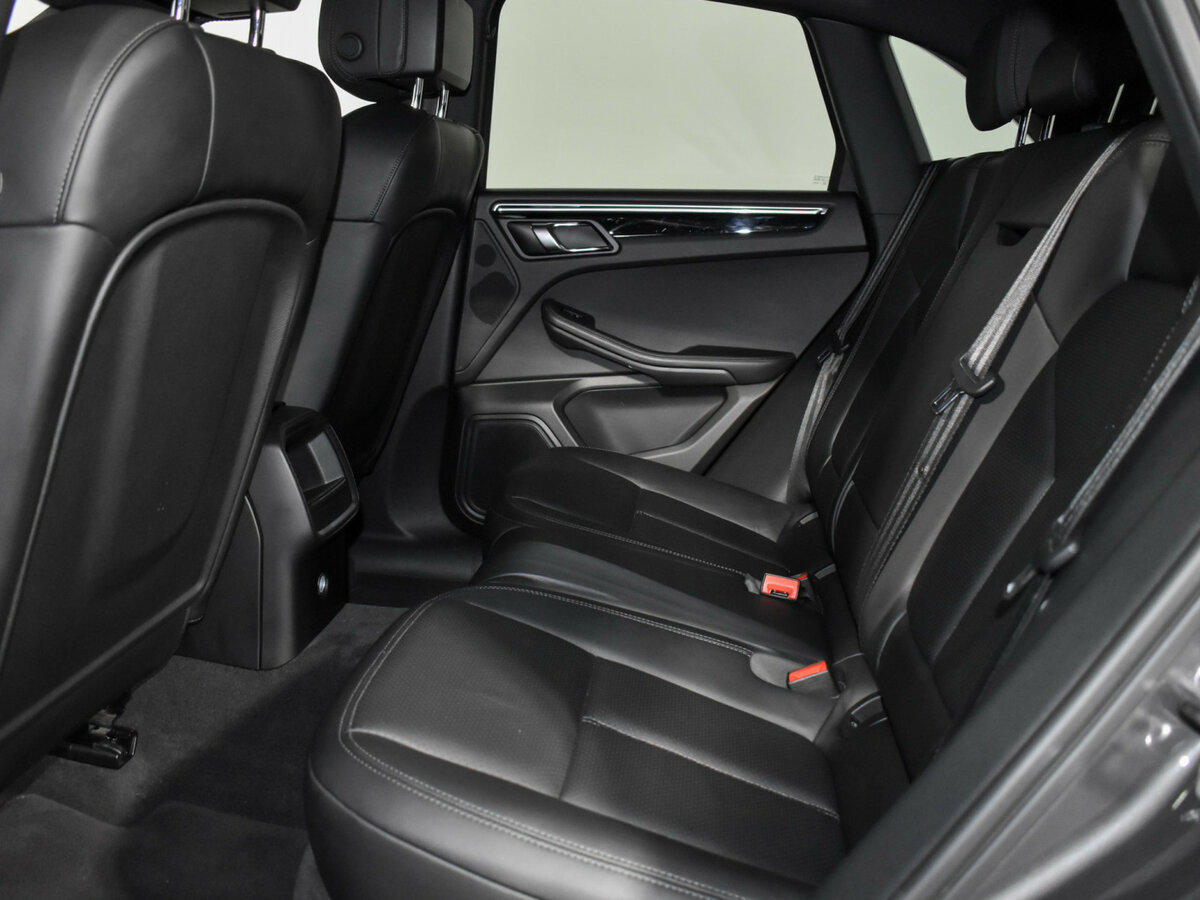 Porsche Macan с пробегом — 2014 год. Фото: #9