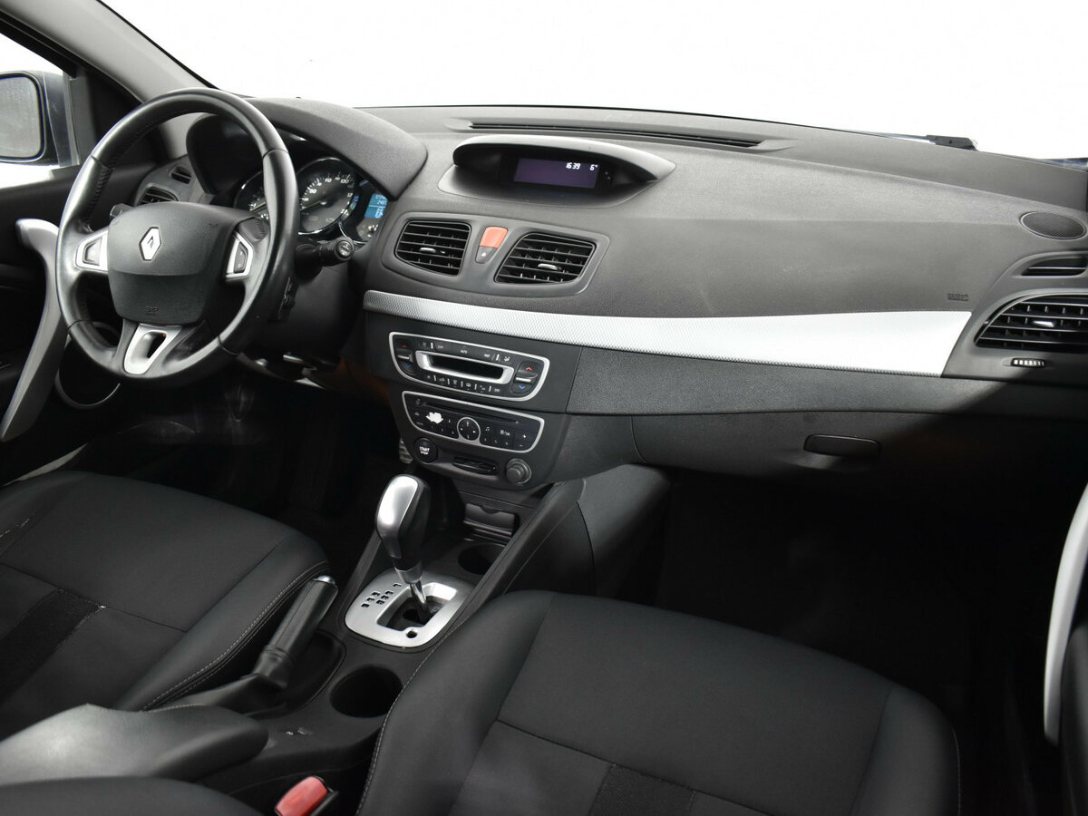 Renault Megane с пробегом — 2010 год. Фото: #9