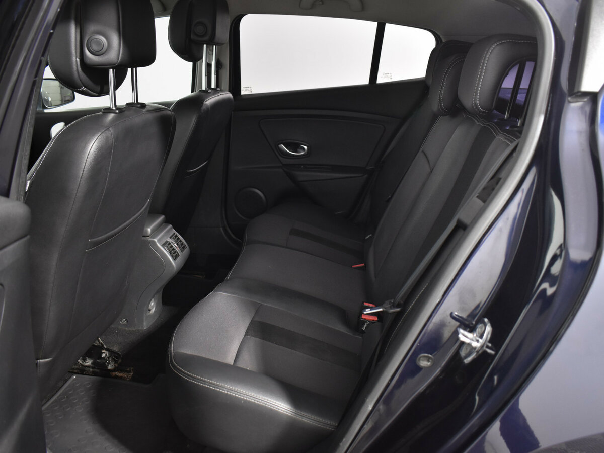 Renault Megane с пробегом — 2010 год. Фото: #11