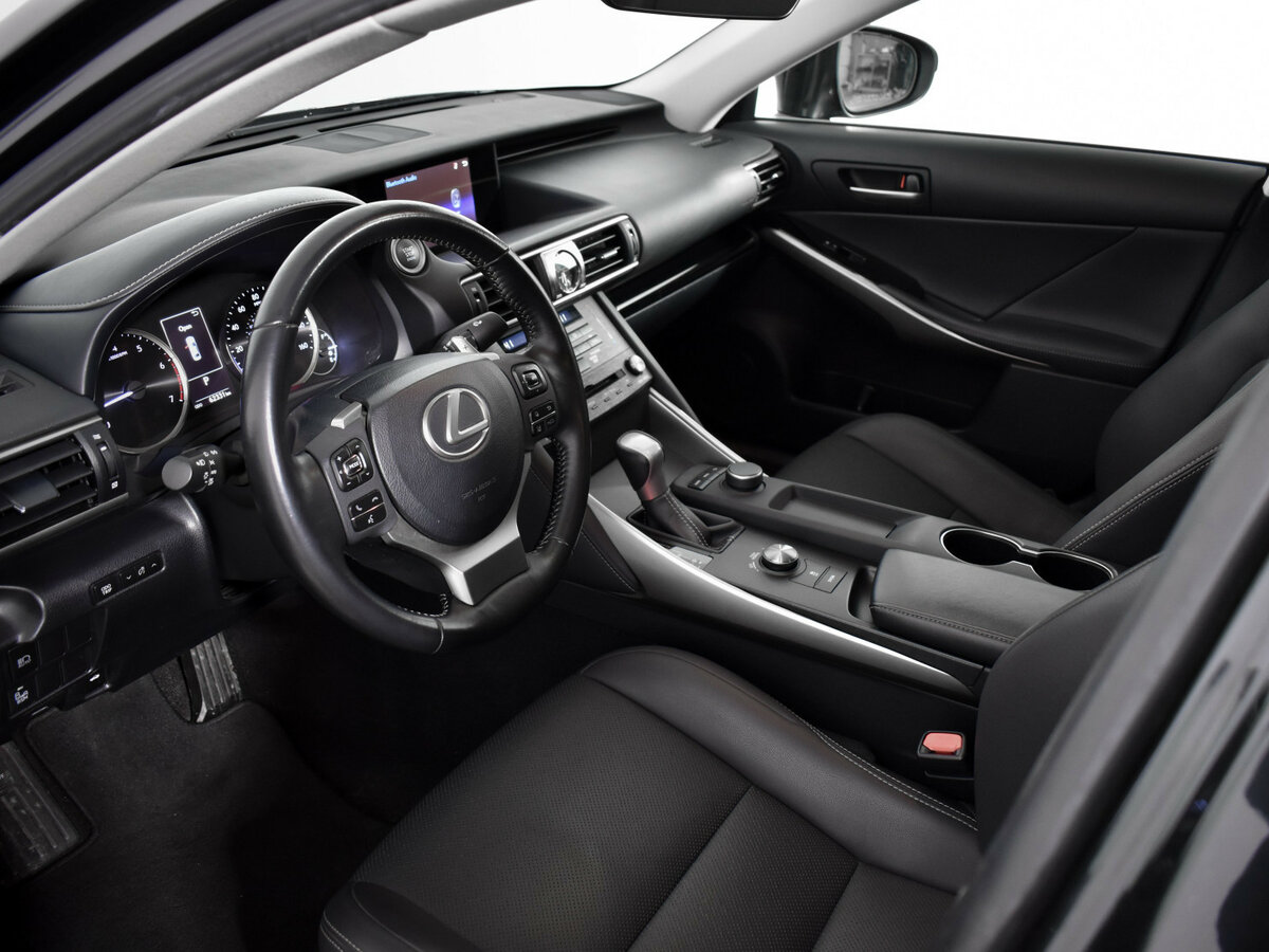 Lexus IS с пробегом — 2019 год. Фото: #8