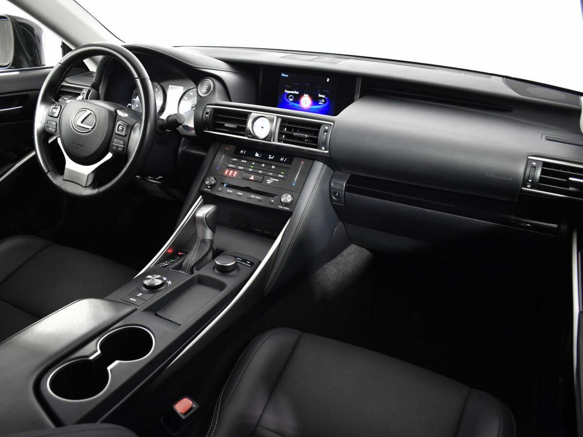 Lexus IS с пробегом — 2019 год. Фото: #9
