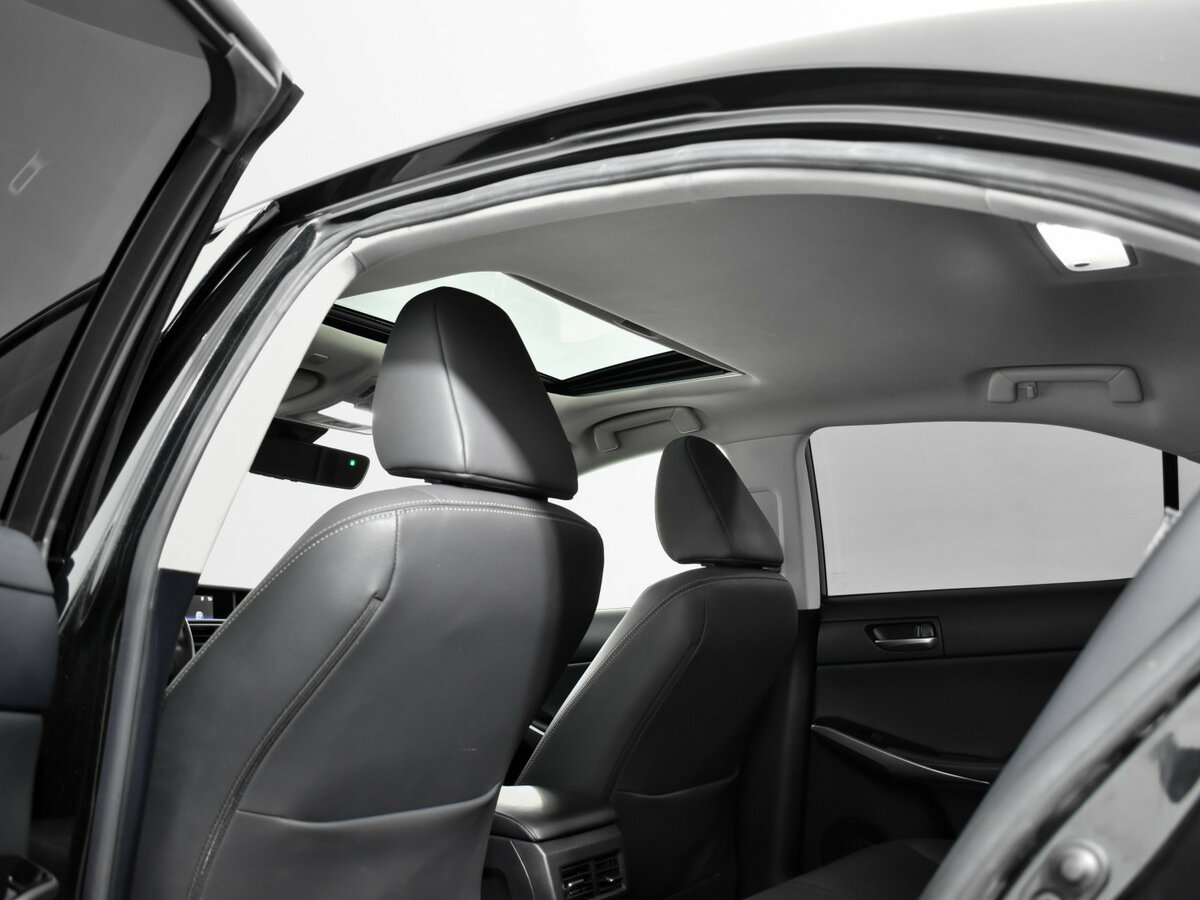 Lexus IS с пробегом — 2019 год. Фото: #12