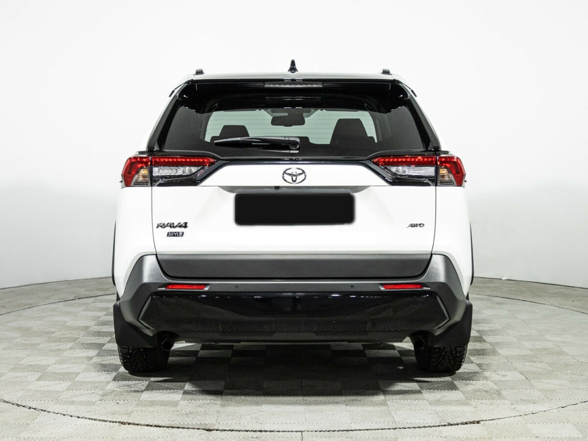 Toyota RAV4 с пробегом — 2021 год. Фото: #5