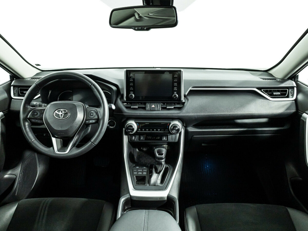 Toyota RAV4 с пробегом — 2021 год. Фото: #12