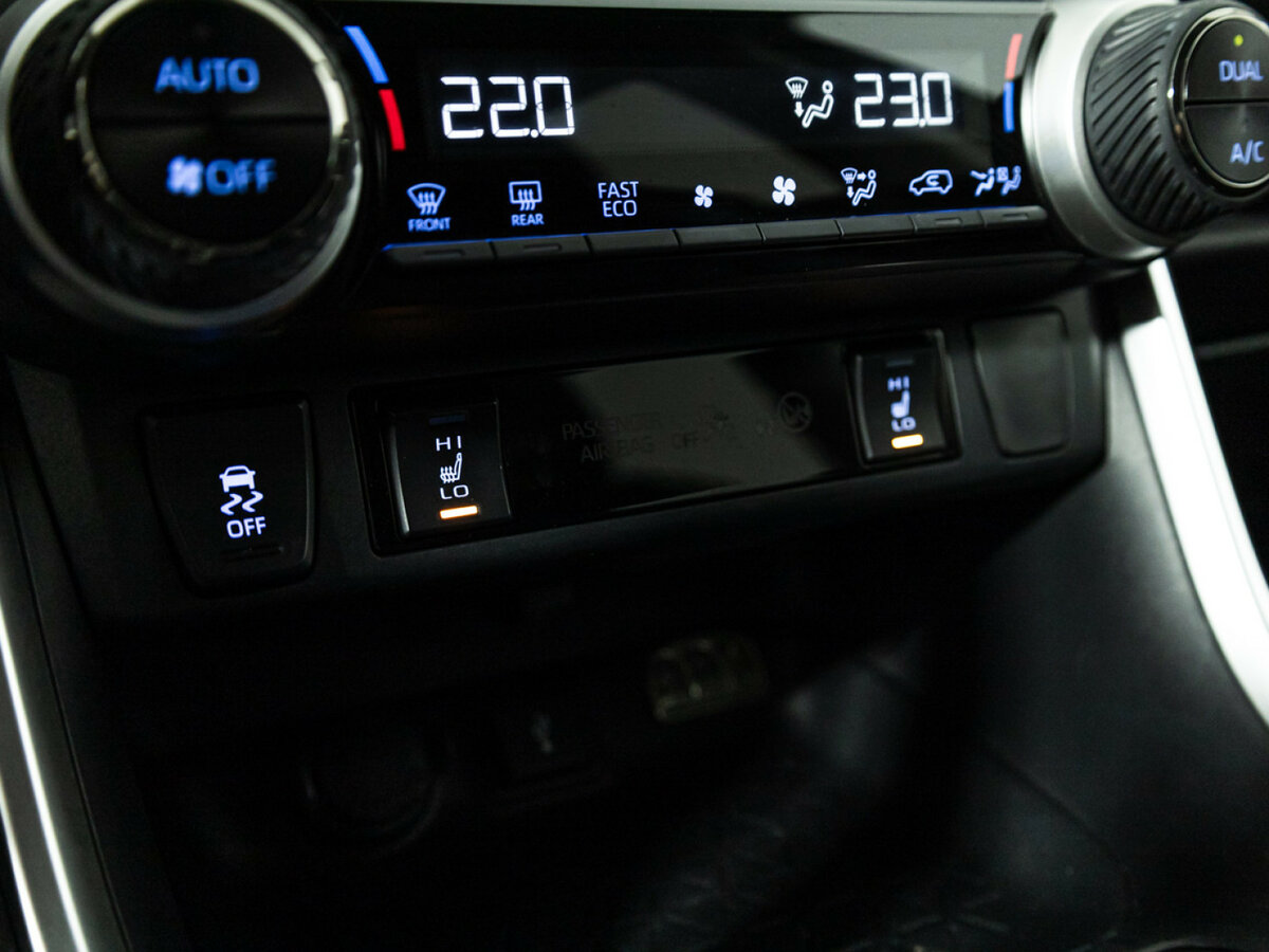 Toyota RAV4 с пробегом — 2021 год. Фото: #14