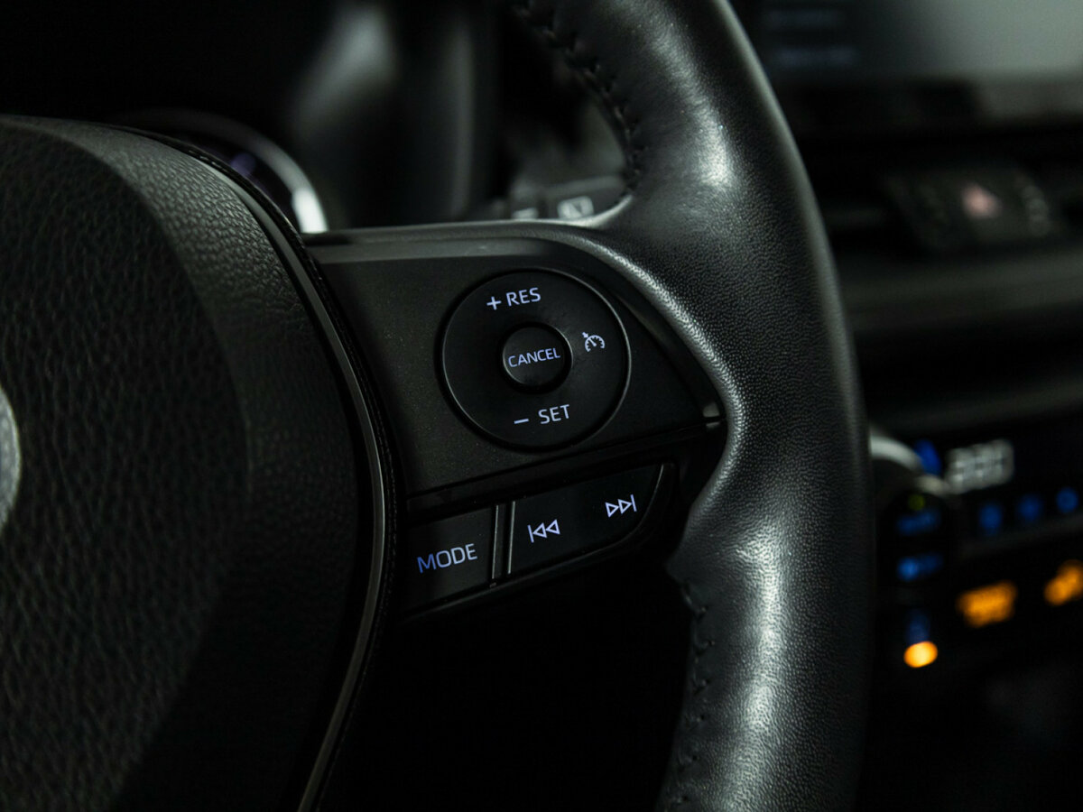 Toyota RAV4 с пробегом — 2021 год. Фото: #19