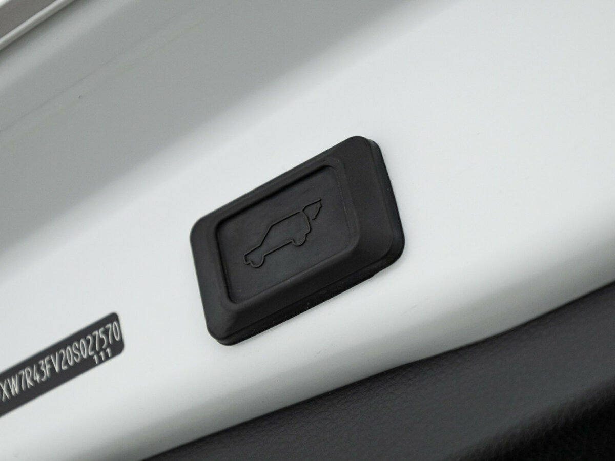 Toyota RAV4 с пробегом — 2021 год. Фото: #20