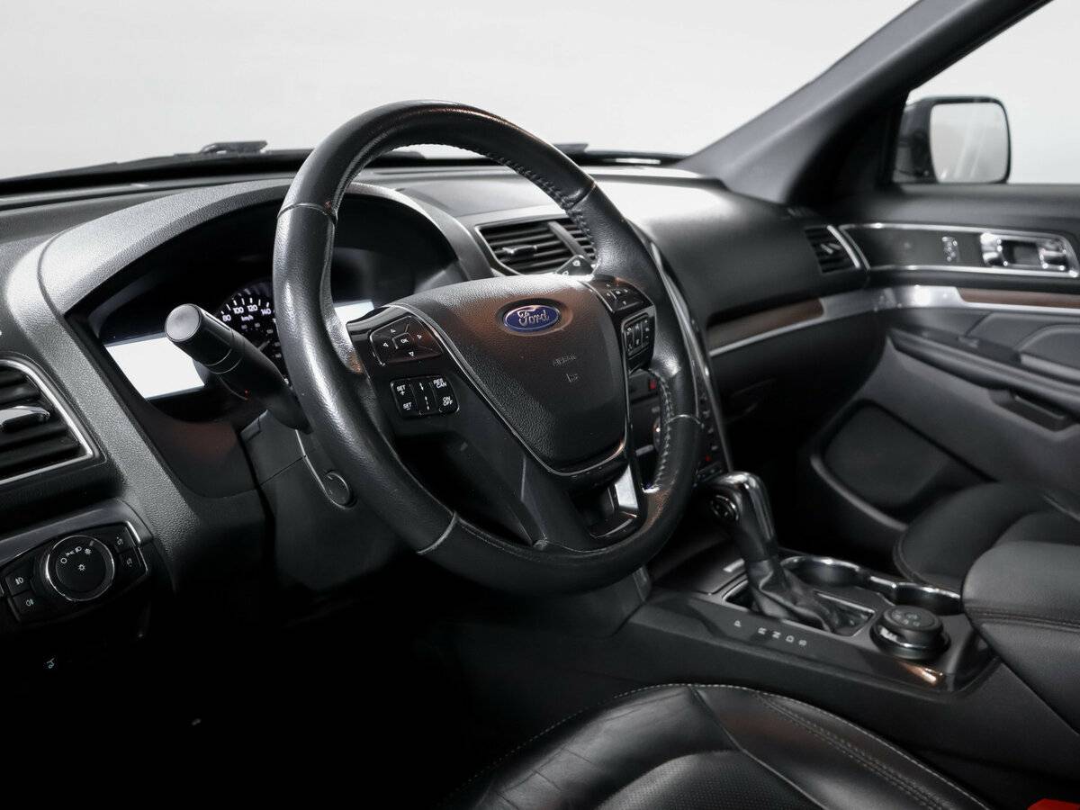 Ford Explorer с пробегом — 2019 год. Фото: #12