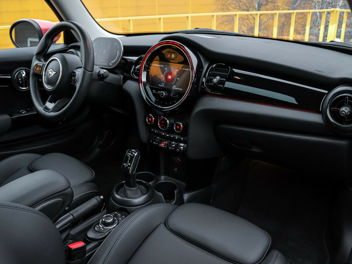 Mini Hatch с пробегом — 2024 год. Фото: #4