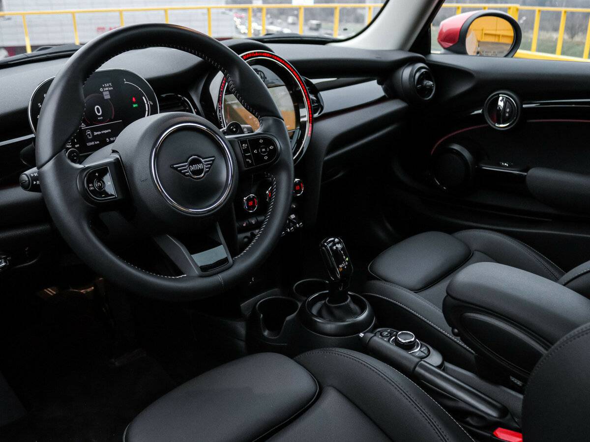 Mini Hatch с пробегом — 2024 год. Фото: #9