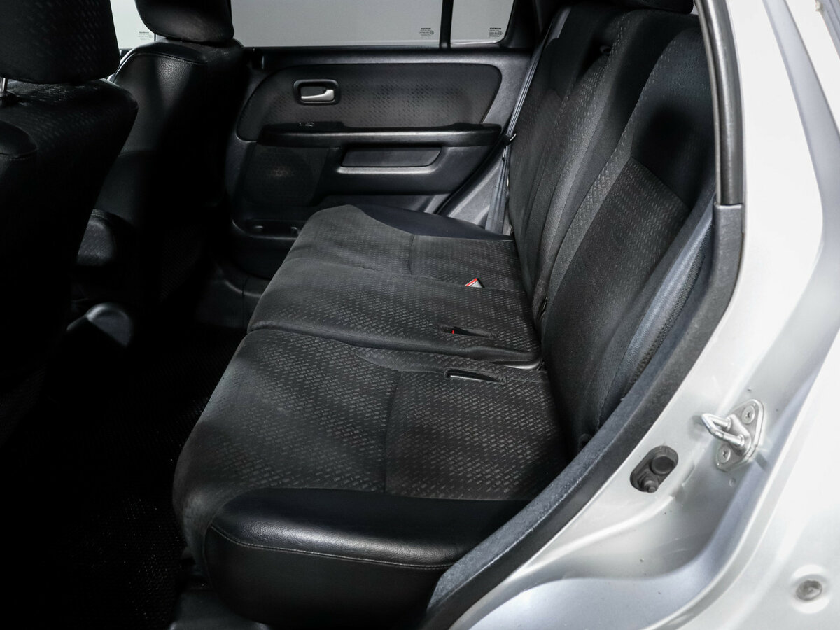 Honda CR-V с пробегом — 2004 год. Фото: #9