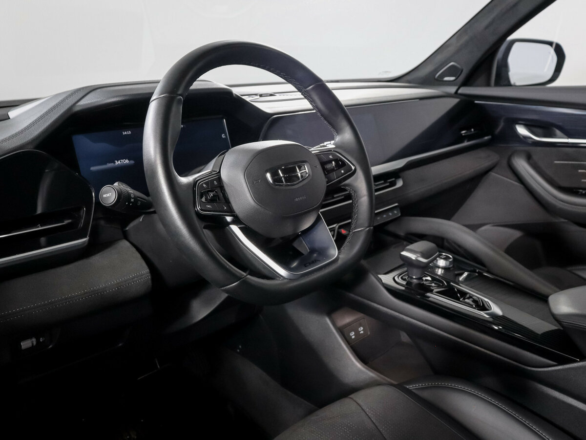 Geely Monjaro с пробегом — 2024 год. Фото: #13