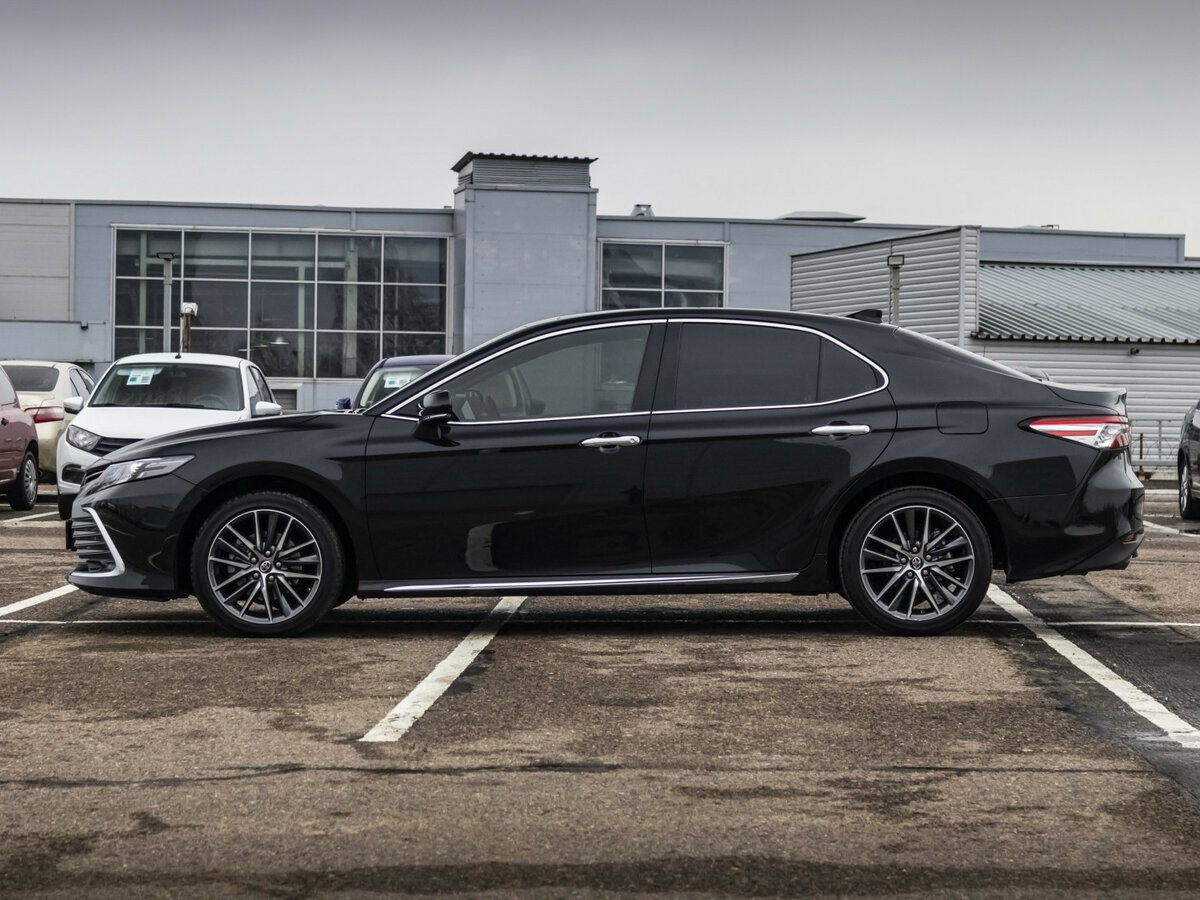 Toyota Camry с пробегом — 2023 год. Фото: #6