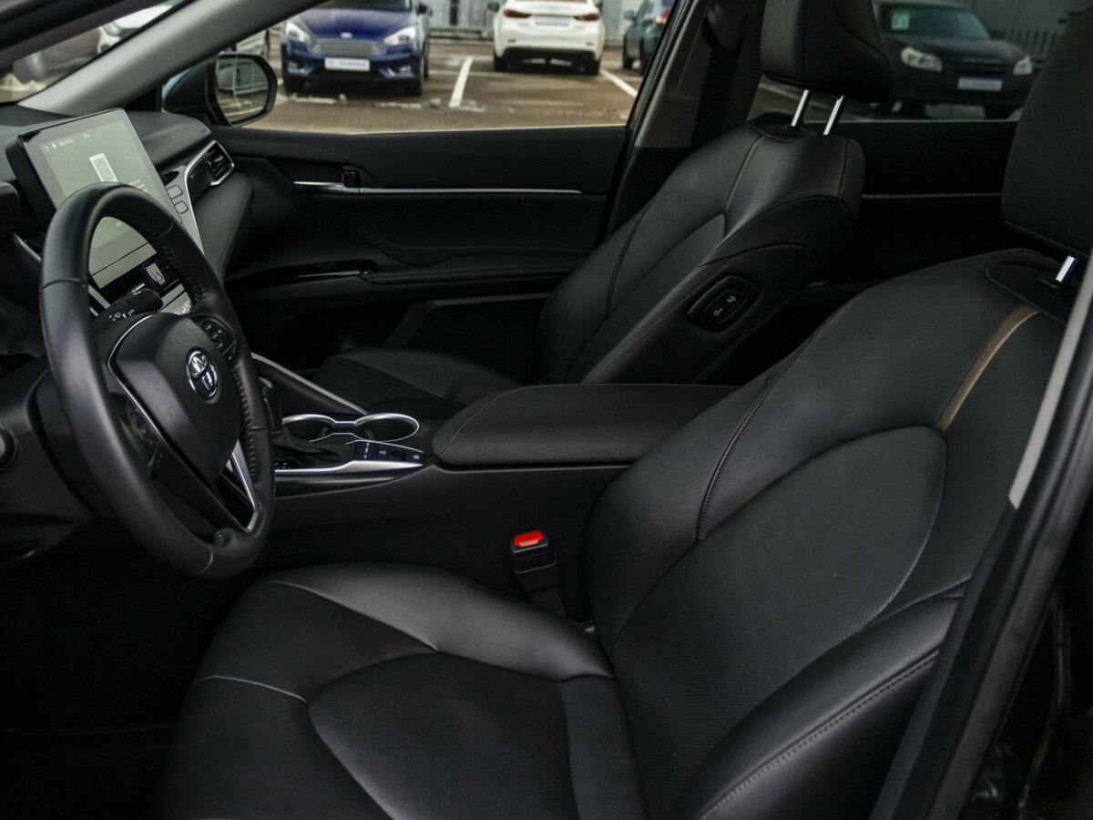 Toyota Camry с пробегом — 2023 год. Фото: #10