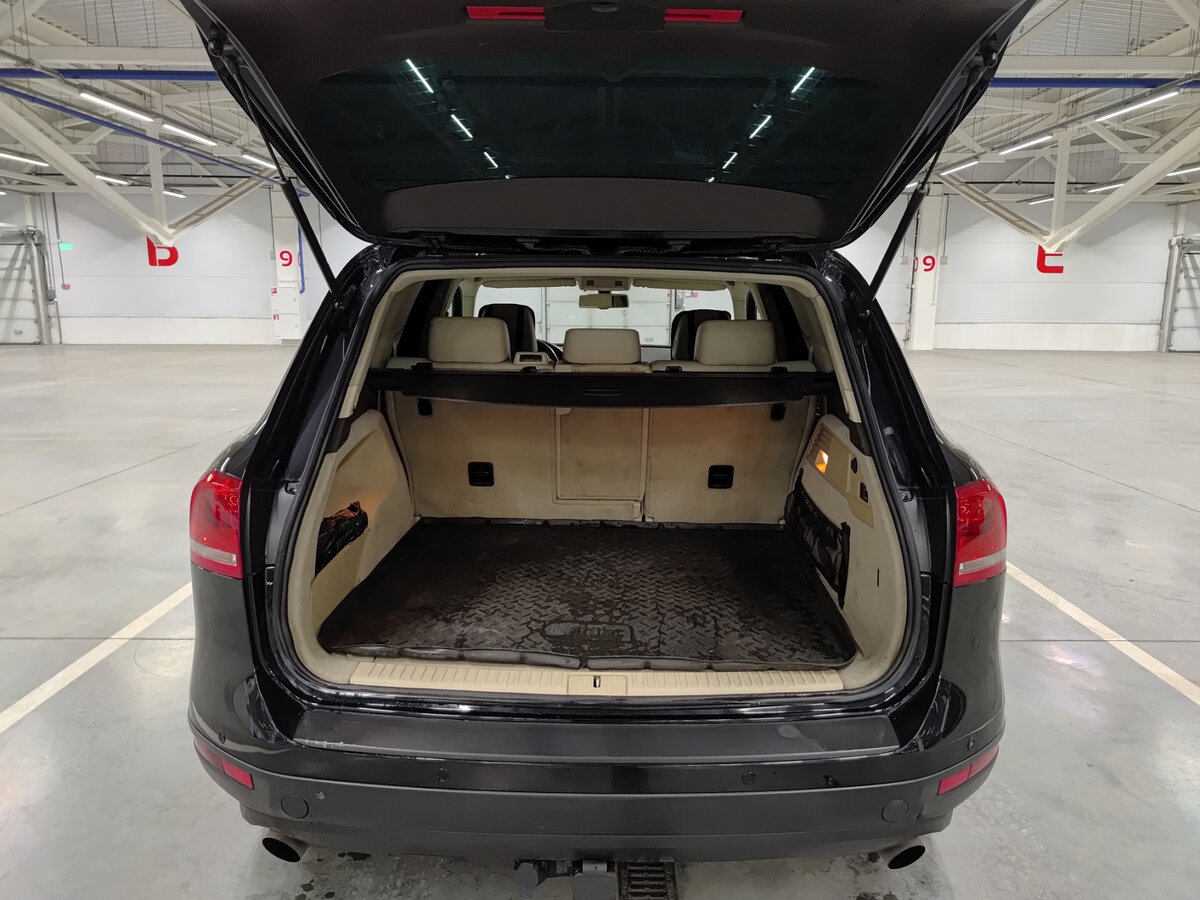 Volkswagen Touareg с пробегом — 2011 год. Фото: #9