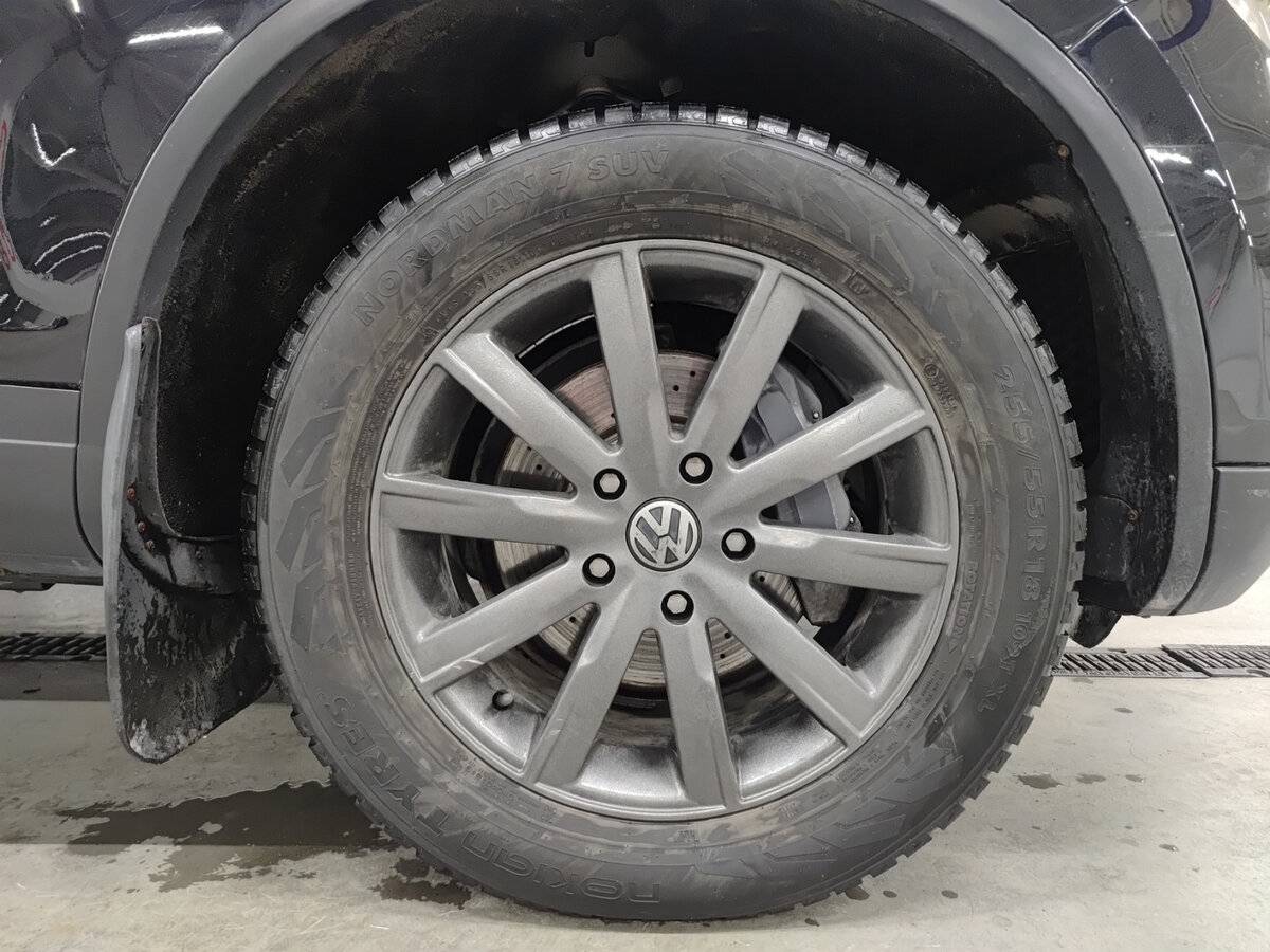 Volkswagen Touareg с пробегом — 2011 год. Фото: #17