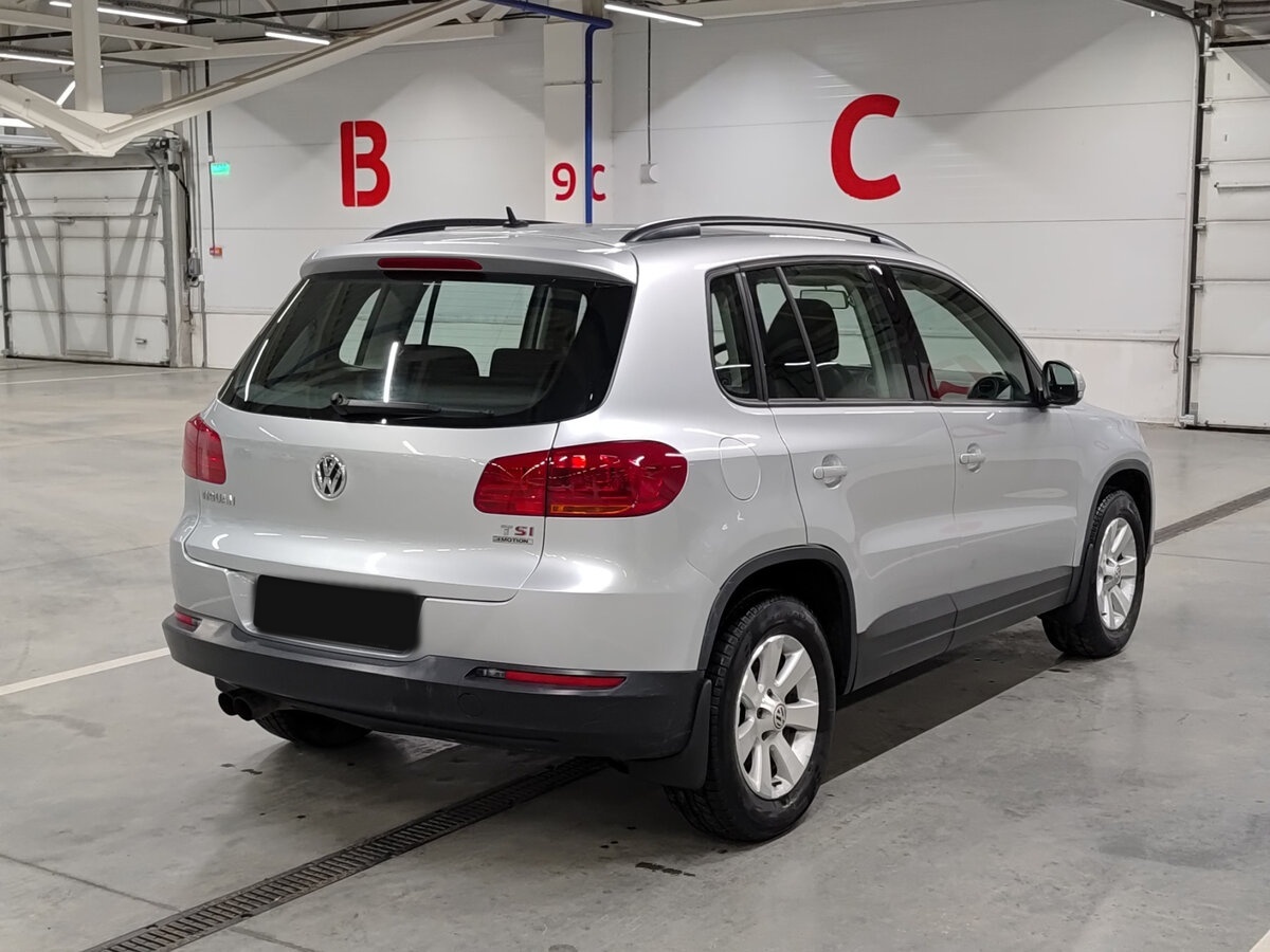 Volkswagen Tiguan с пробегом — 2011 год. Фото: #4