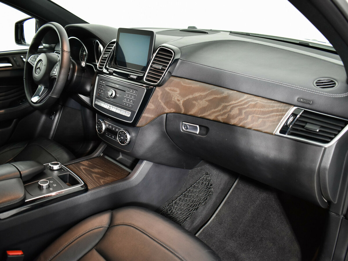 Mercedes-Benz GLE Coupe с пробегом — 2017 год. Фото: #12