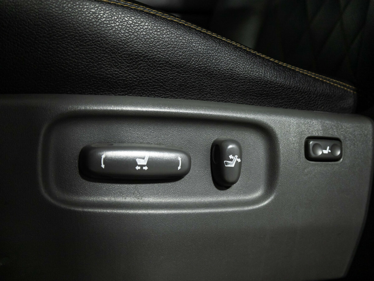 Toyota Land Cruiser с пробегом — 2008 год. Фото: #11