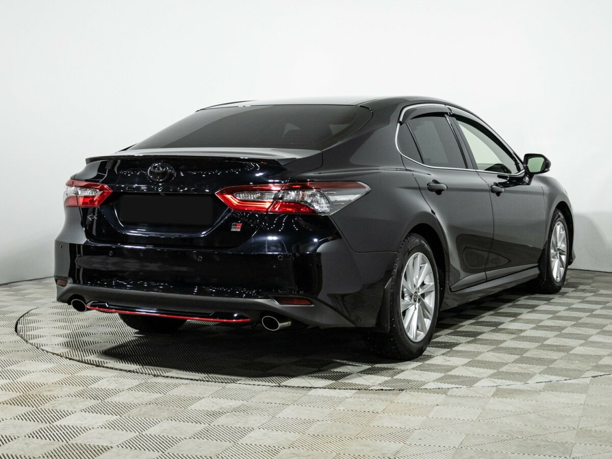 Toyota Camry с пробегом — 2023 год. Фото: #3