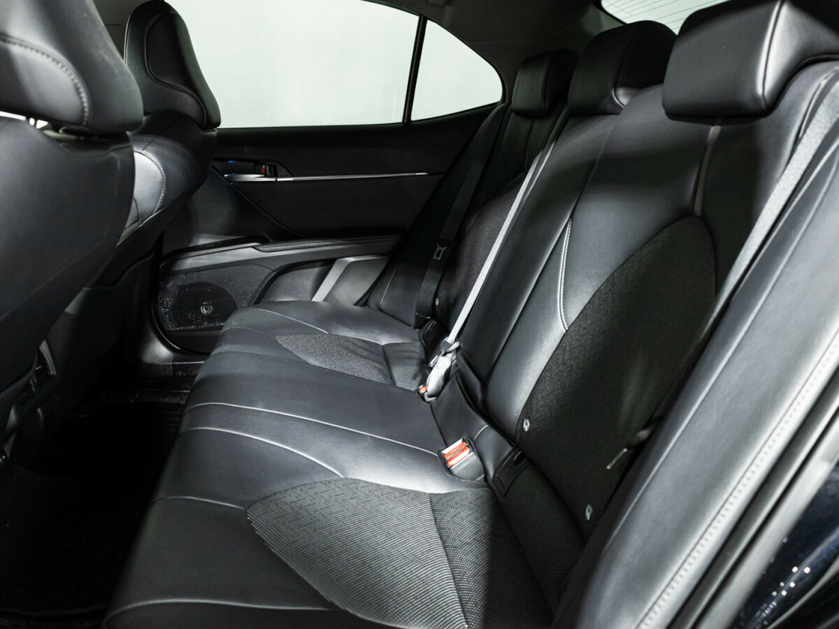 Toyota Camry с пробегом — 2023 год. Фото: #7