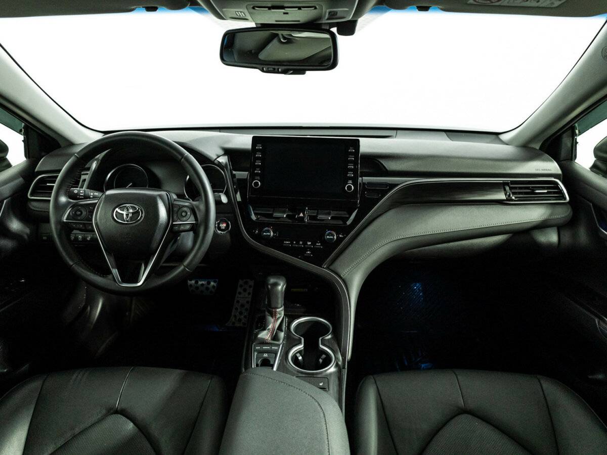Toyota Camry с пробегом — 2023 год. Фото: #10