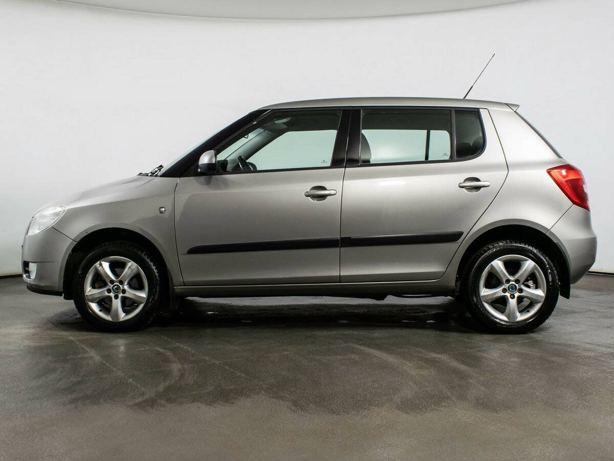 Skoda Fabia с пробегом — 2008 год. Фото: #7