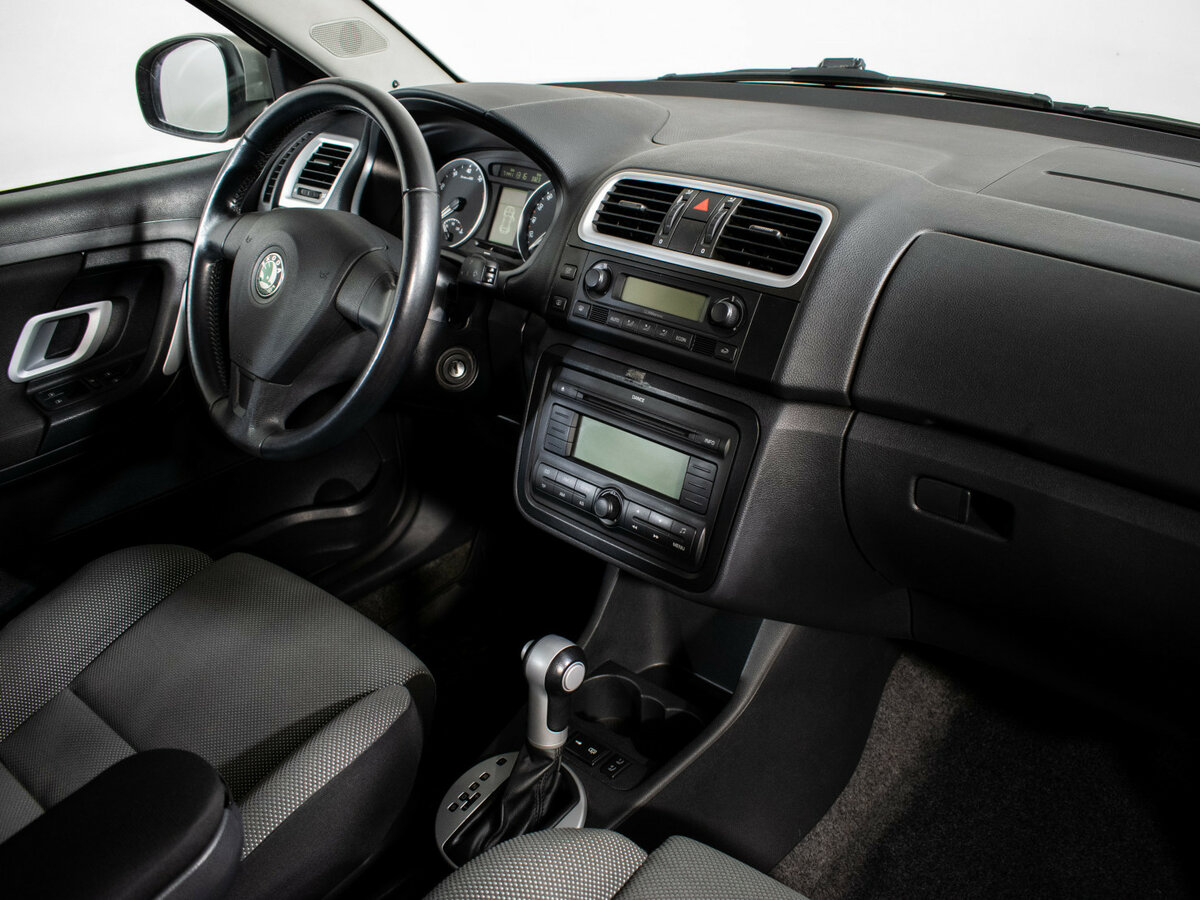 Skoda Fabia с пробегом — 2008 год. Фото: #9