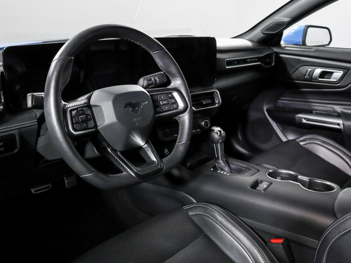Ford Mustang с пробегом — 2024 год. Фото: #13