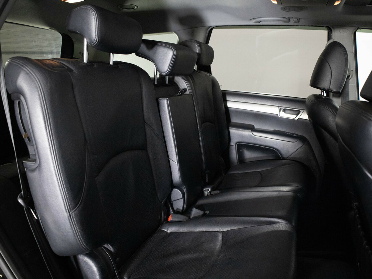 Kia Mohave с пробегом — 2009 год. Фото: #17