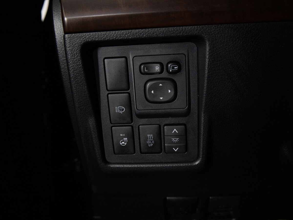 Toyota Land Cruiser Prado с пробегом — 2016 год. Фото: #15