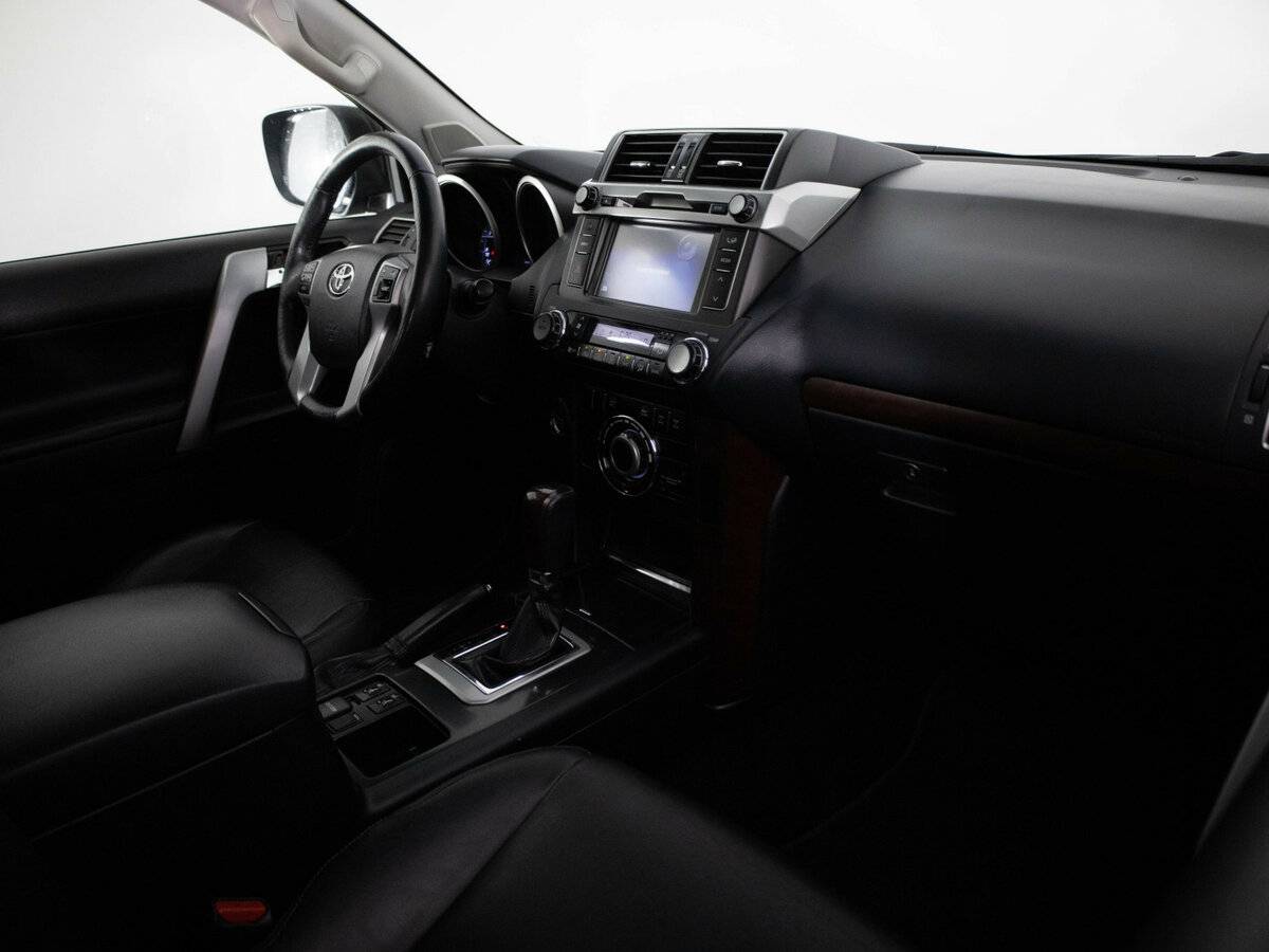 Toyota Land Cruiser Prado с пробегом — 2016 год. Фото: #17