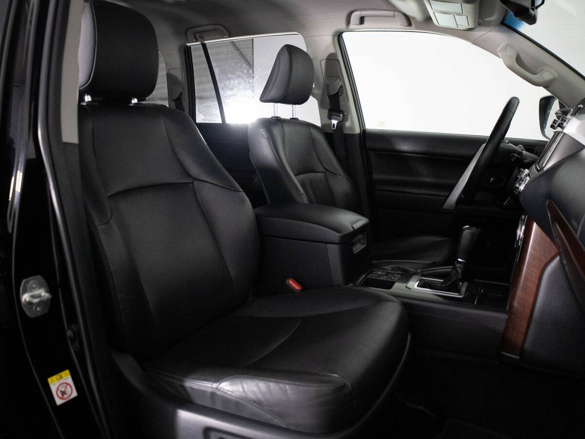 Toyota Land Cruiser Prado с пробегом — 2016 год. Фото: #18