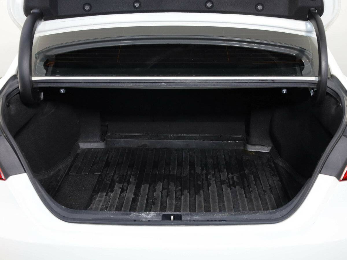 Toyota Camry с пробегом — 2021 год. Фото: #9