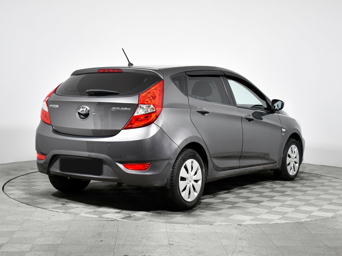 Hyundai Solaris с пробегом — 2011 год. Фото: #4