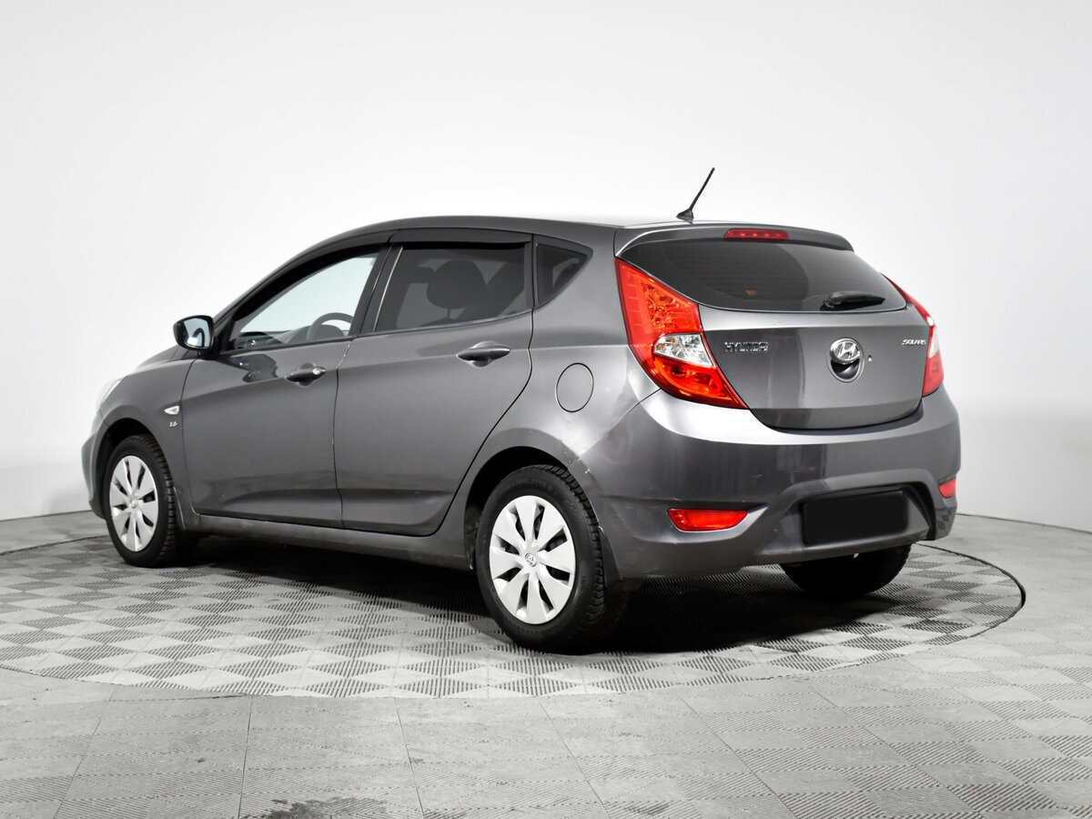 Hyundai Solaris с пробегом — 2011 год. Фото: #6