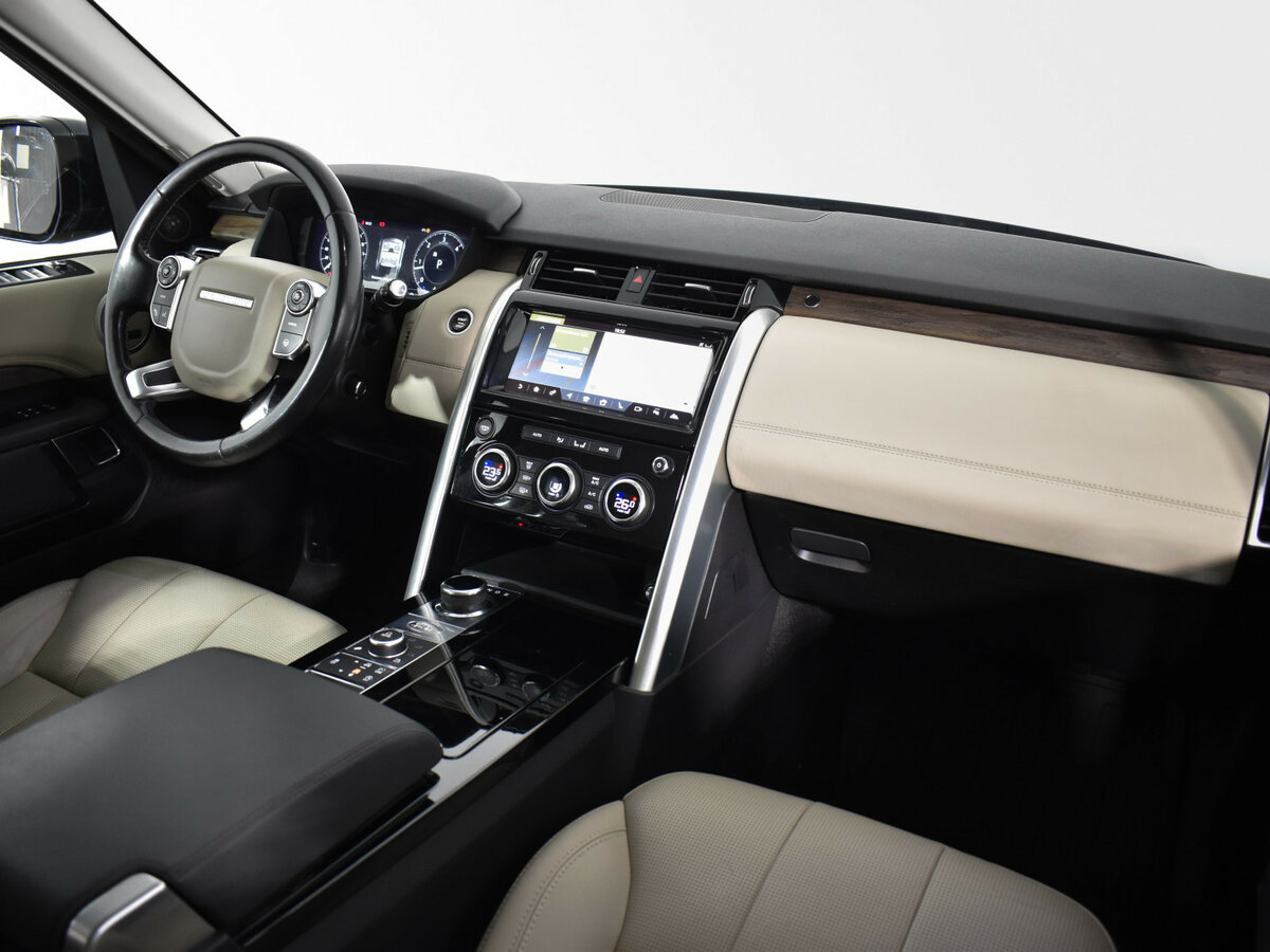 Land Rover Discovery с пробегом — 2018 год. Фото: #4