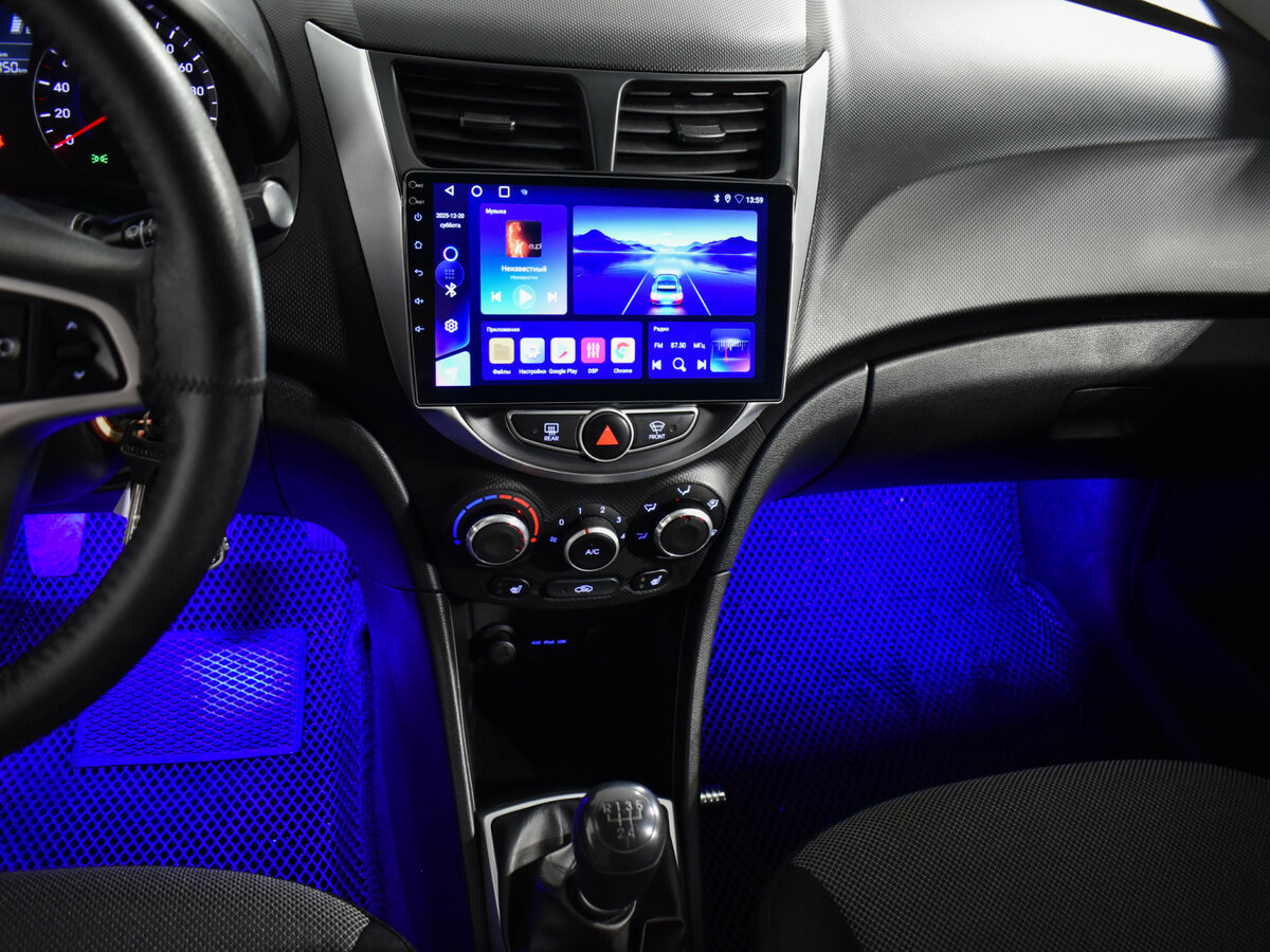 Hyundai Solaris с пробегом — 2014 год. Фото: #17