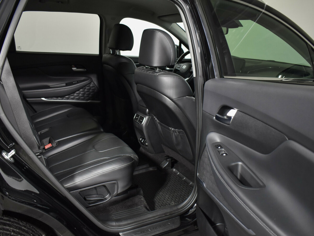 Hyundai Santa Fe с пробегом — 2021 год. Фото: #9