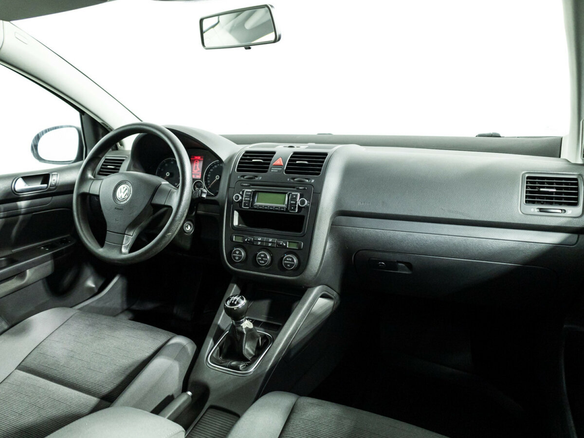 Volkswagen Golf с пробегом — 2008 год. Фото: #8