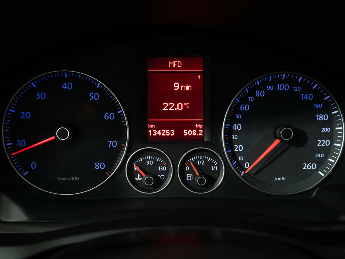 Volkswagen Golf с пробегом — 2008 год. Фото: #11