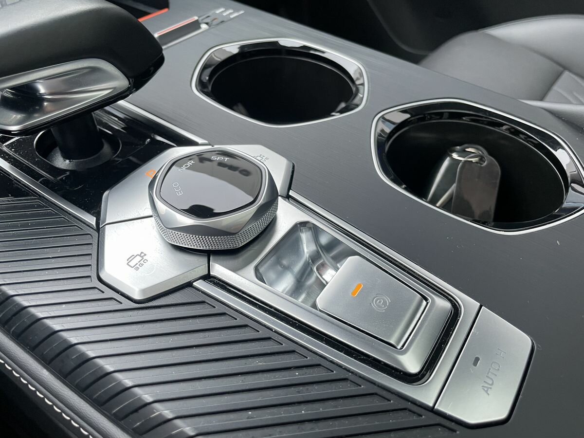 Changan UNI-K с пробегом — 2024 год. Фото: #18