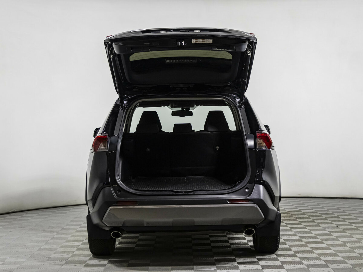 Toyota RAV4 с пробегом — 2020 год. Фото: #16