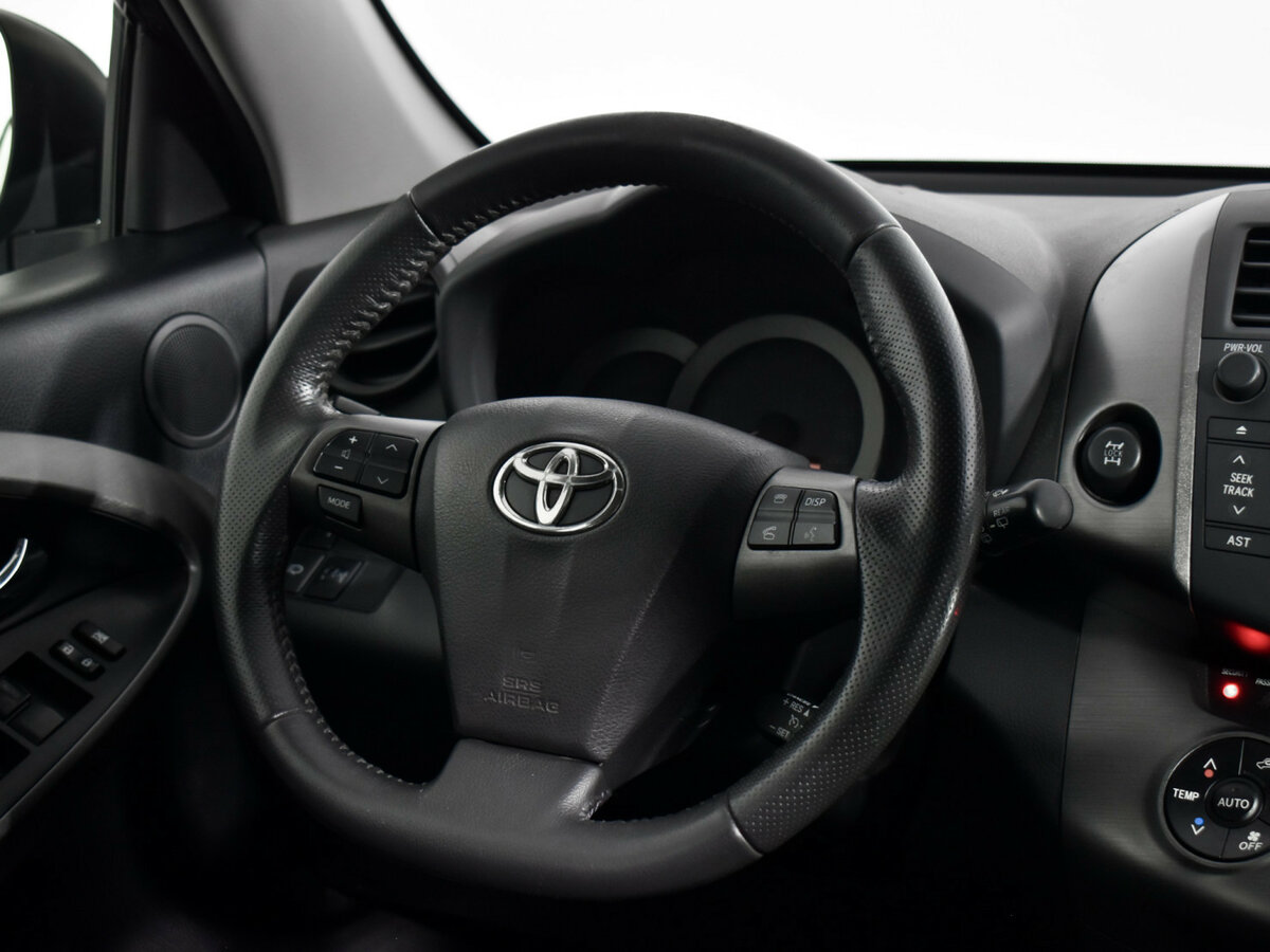 Toyota RAV4 с пробегом — 2011 год. Фото: #13