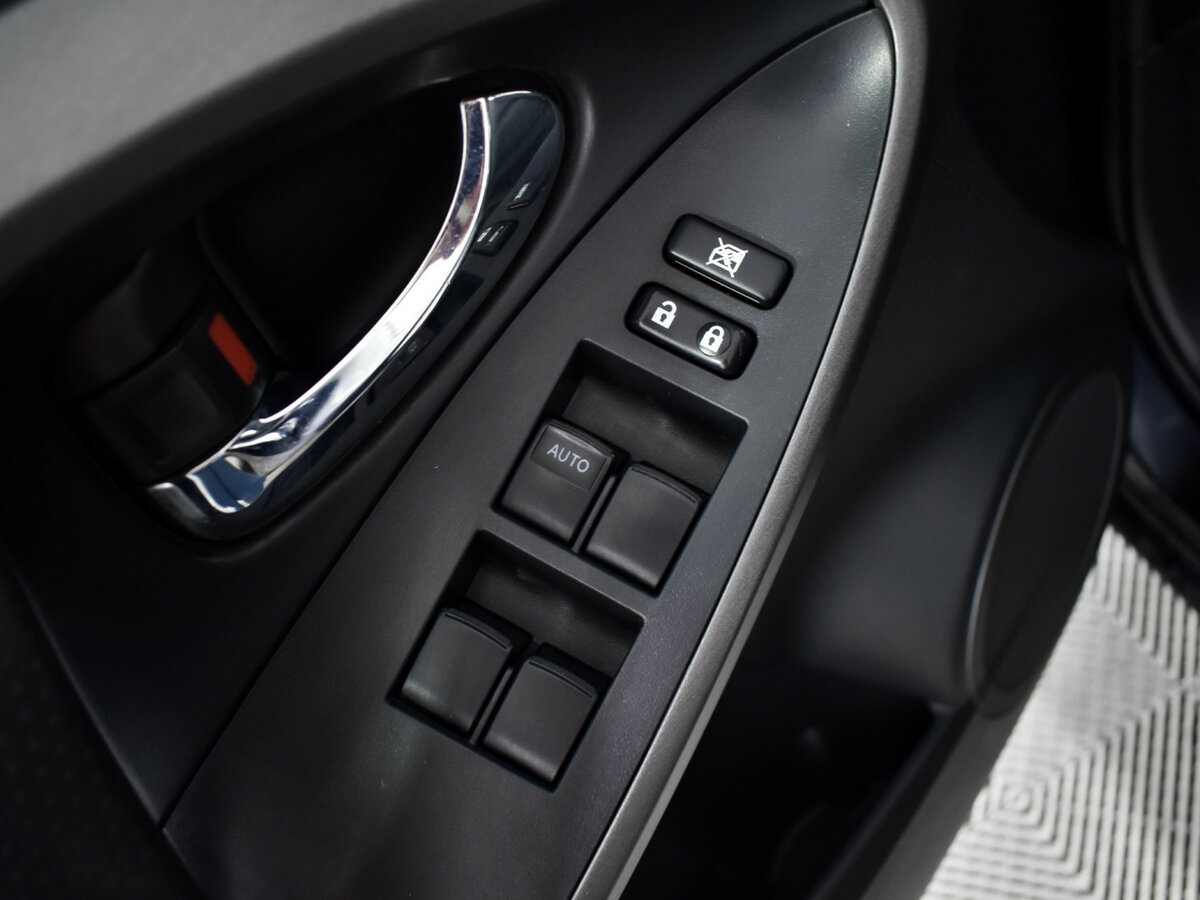 Toyota RAV4 с пробегом — 2011 год. Фото: #14