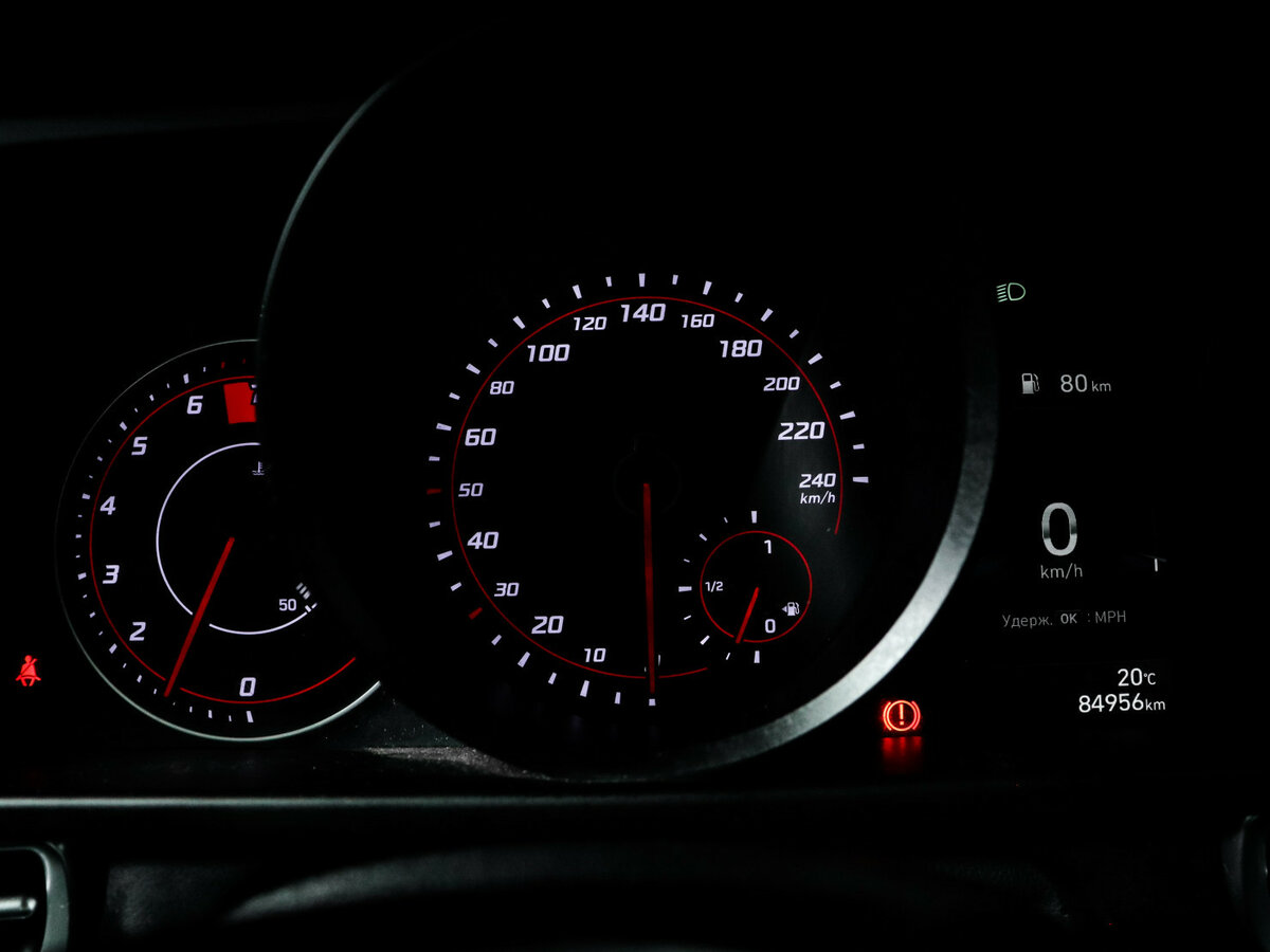 Hyundai Elantra с пробегом — 2021 год. Фото: #8